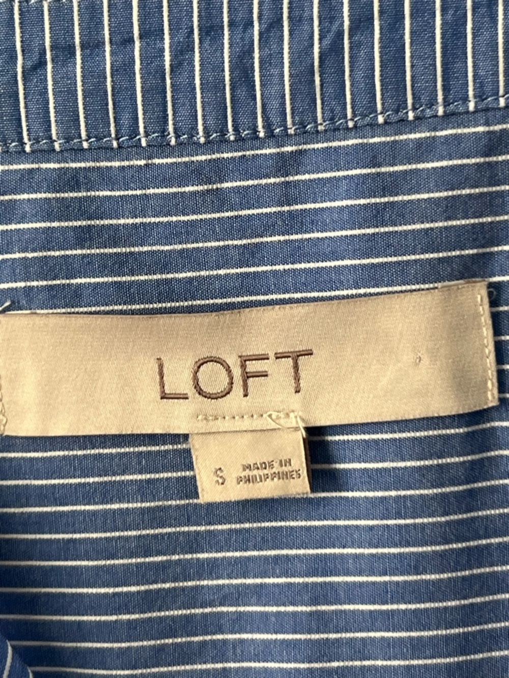 LOFT Cute Blue Lightweight White Striped Henley Blouse, Size S - Picture 10 of 11